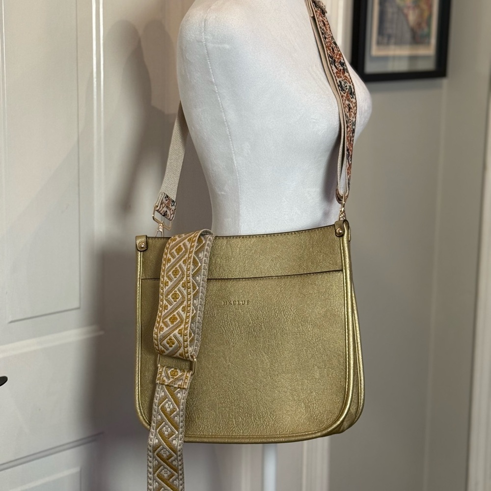 Chic Gold Crossbody Bag with Patterned Strap